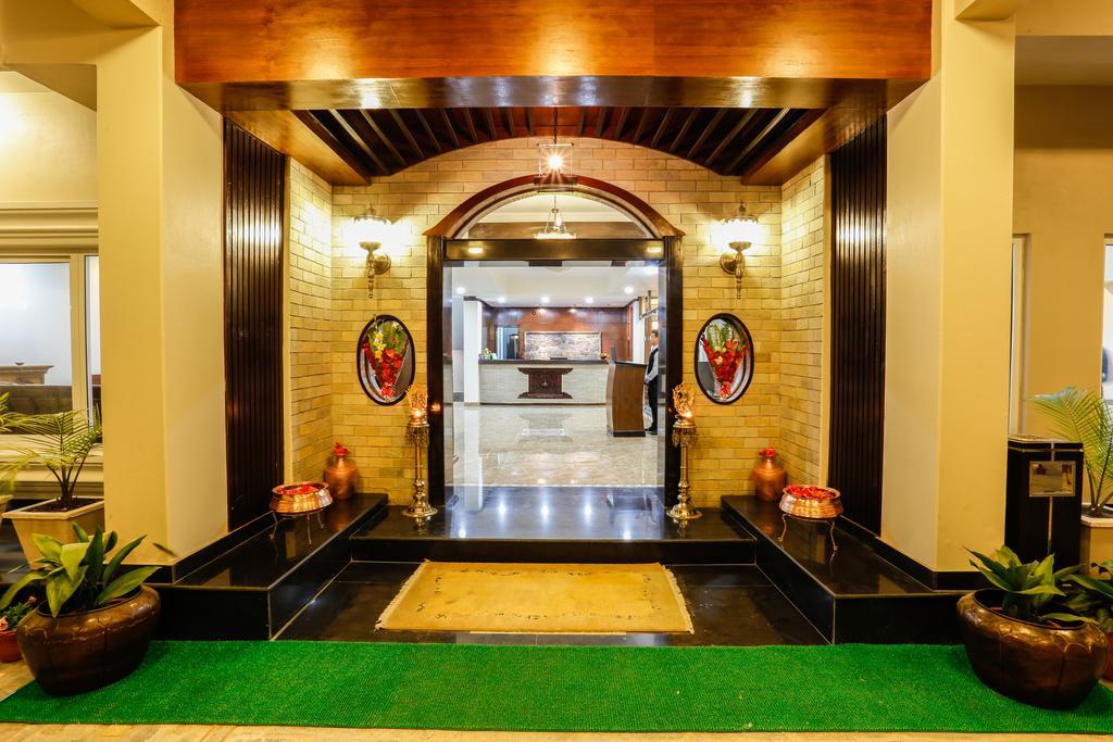 Da Yatra Courtyard Hotel Pokhara Ngoại thất bức ảnh