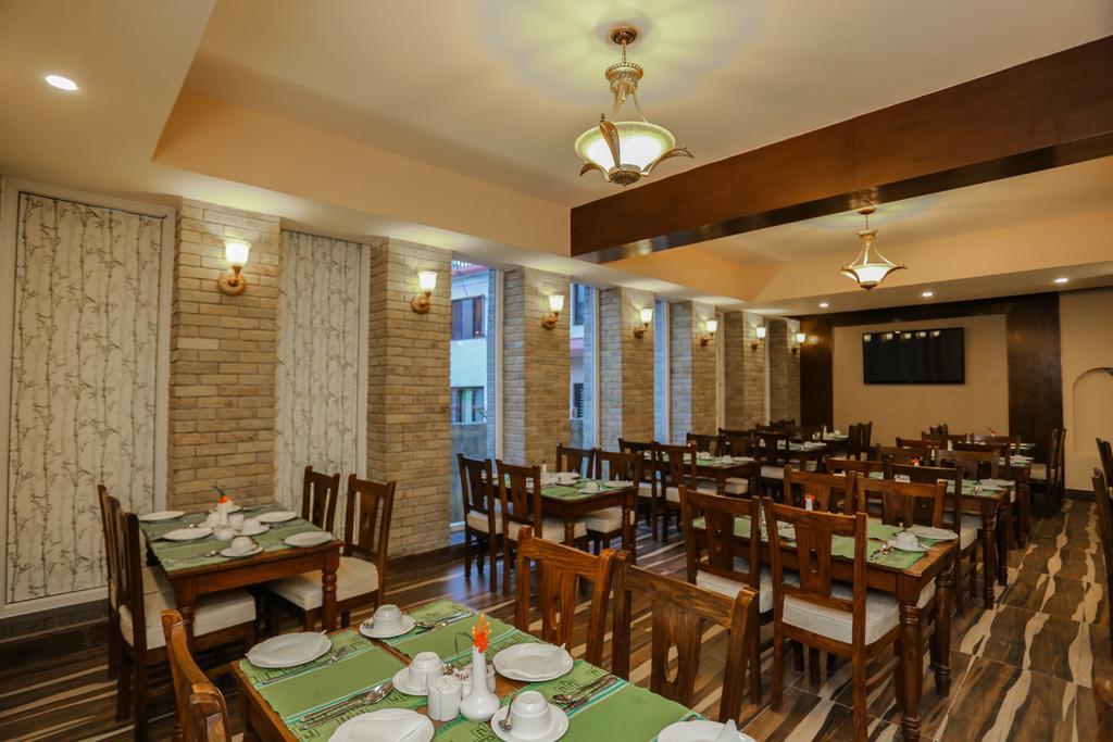 Da Yatra Courtyard Hotel Pokhara Ngoại thất bức ảnh