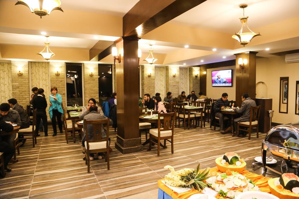 Da Yatra Courtyard Hotel Pokhara Ngoại thất bức ảnh