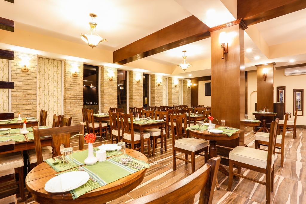 Da Yatra Courtyard Hotel Pokhara Ngoại thất bức ảnh