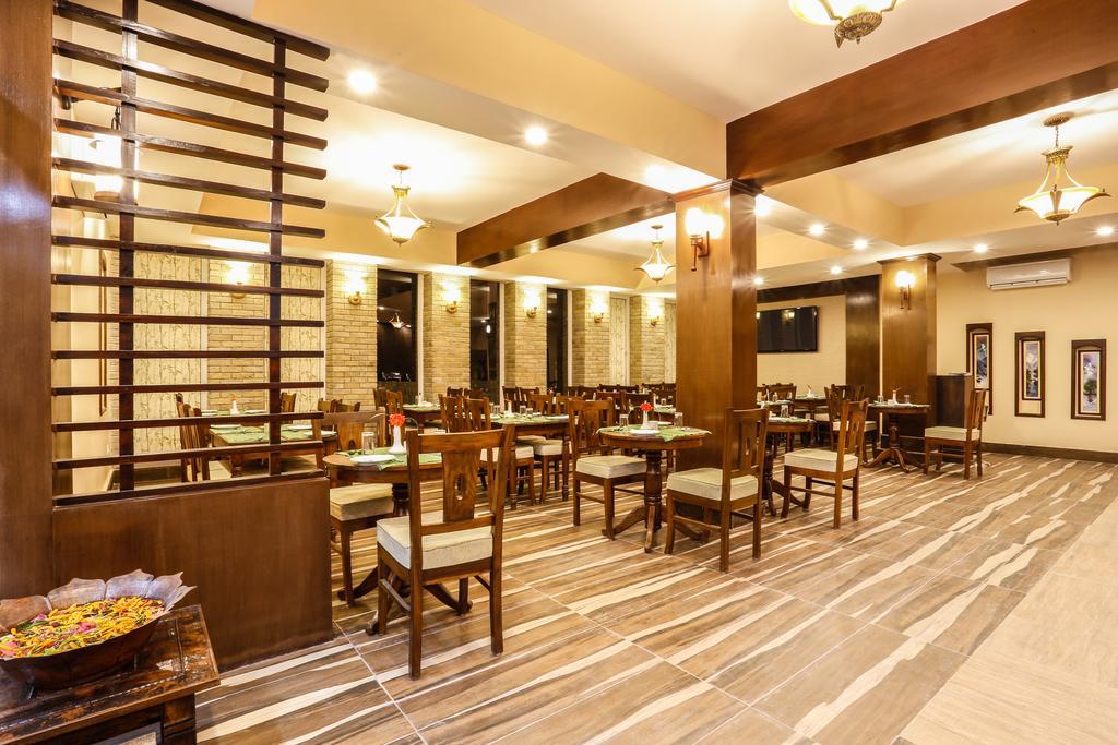 Da Yatra Courtyard Hotel Pokhara Ngoại thất bức ảnh