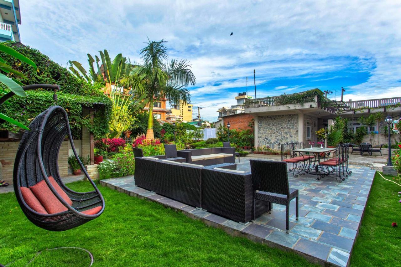 Da Yatra Courtyard Hotel Pokhara Ngoại thất bức ảnh