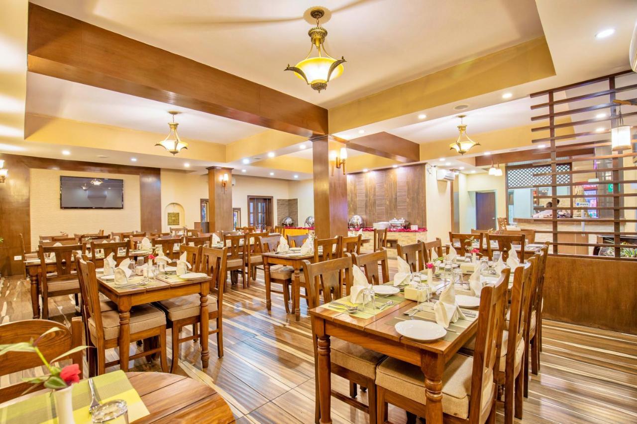Da Yatra Courtyard Hotel Pokhara Ngoại thất bức ảnh