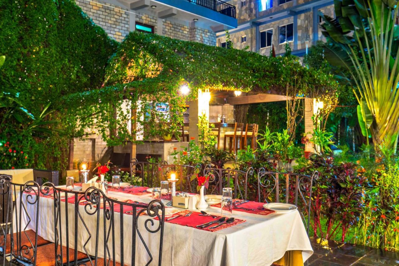 Da Yatra Courtyard Hotel Pokhara Ngoại thất bức ảnh