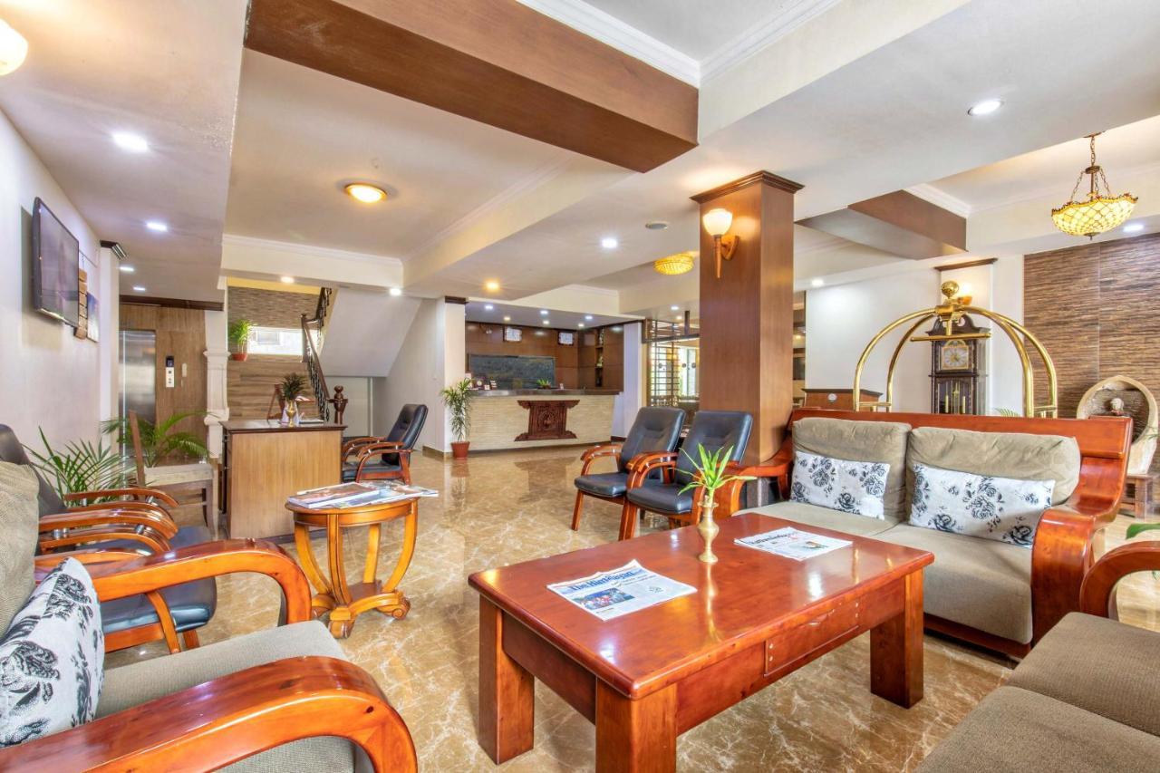 Da Yatra Courtyard Hotel Pokhara Ngoại thất bức ảnh