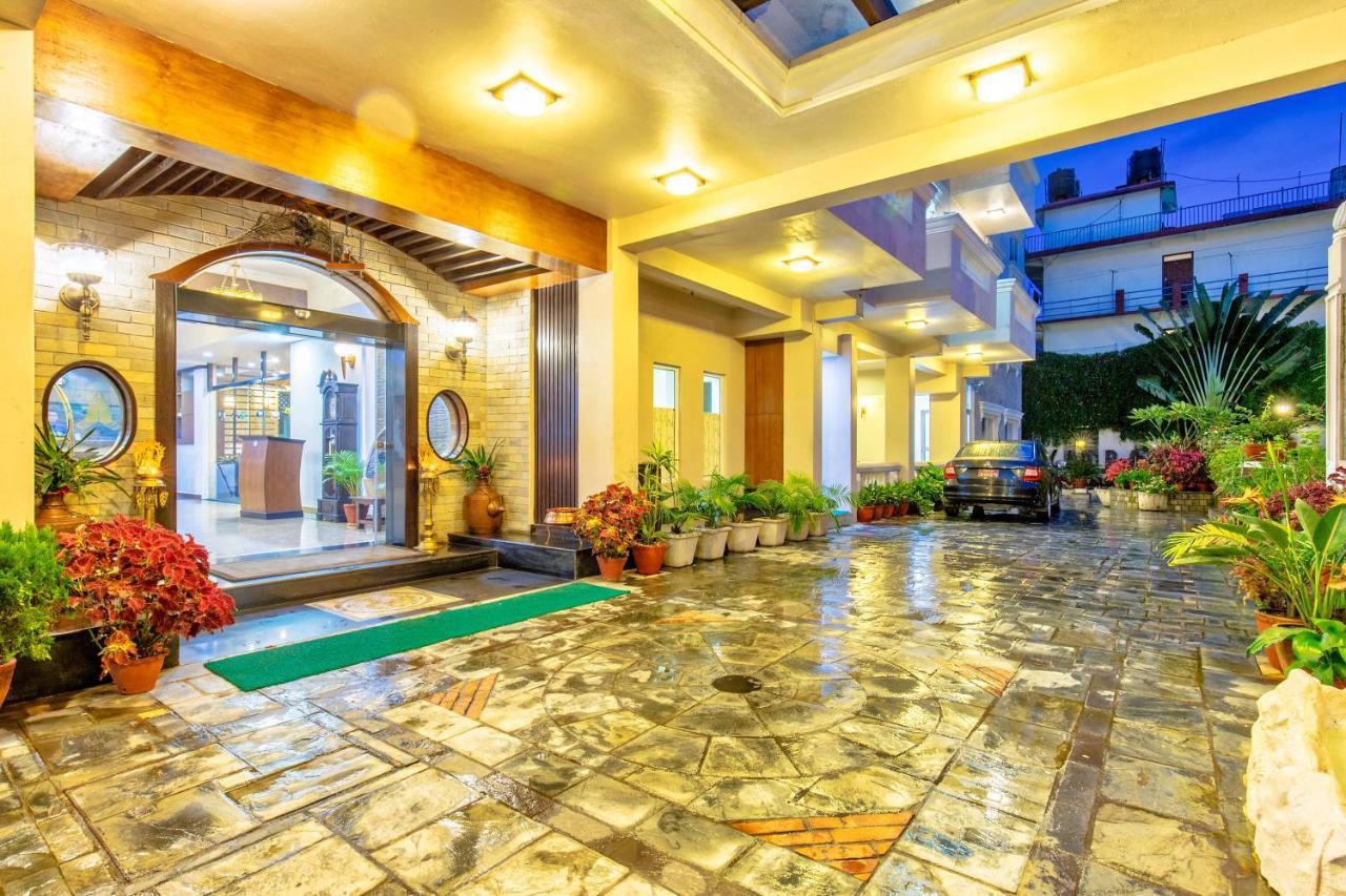 Da Yatra Courtyard Hotel Pokhara Ngoại thất bức ảnh