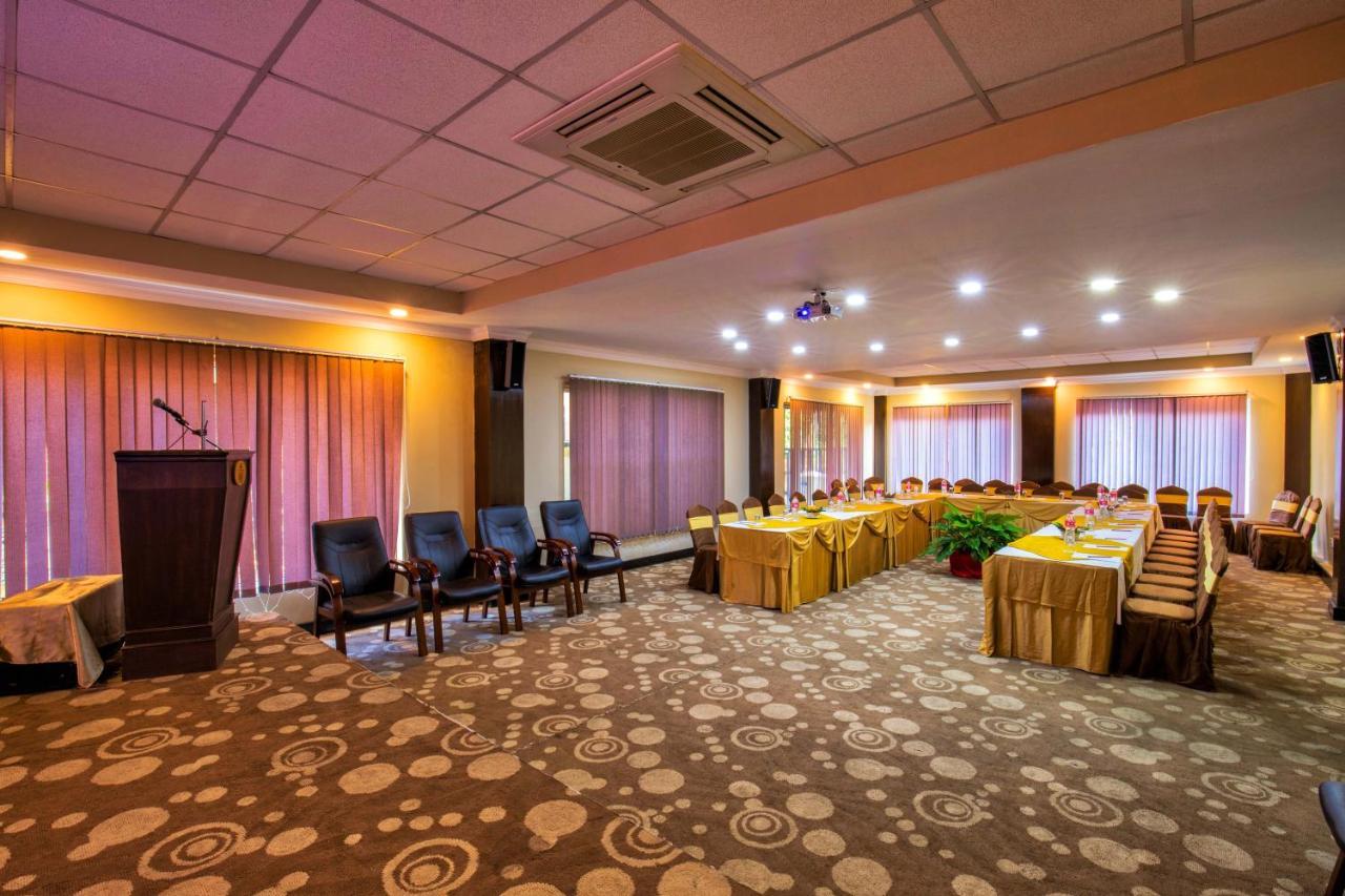 Da Yatra Courtyard Hotel Pokhara Ngoại thất bức ảnh