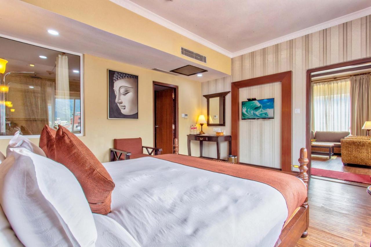 Da Yatra Courtyard Hotel Pokhara Ngoại thất bức ảnh