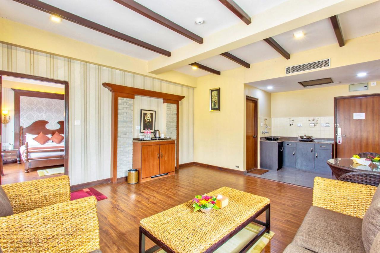 Da Yatra Courtyard Hotel Pokhara Ngoại thất bức ảnh